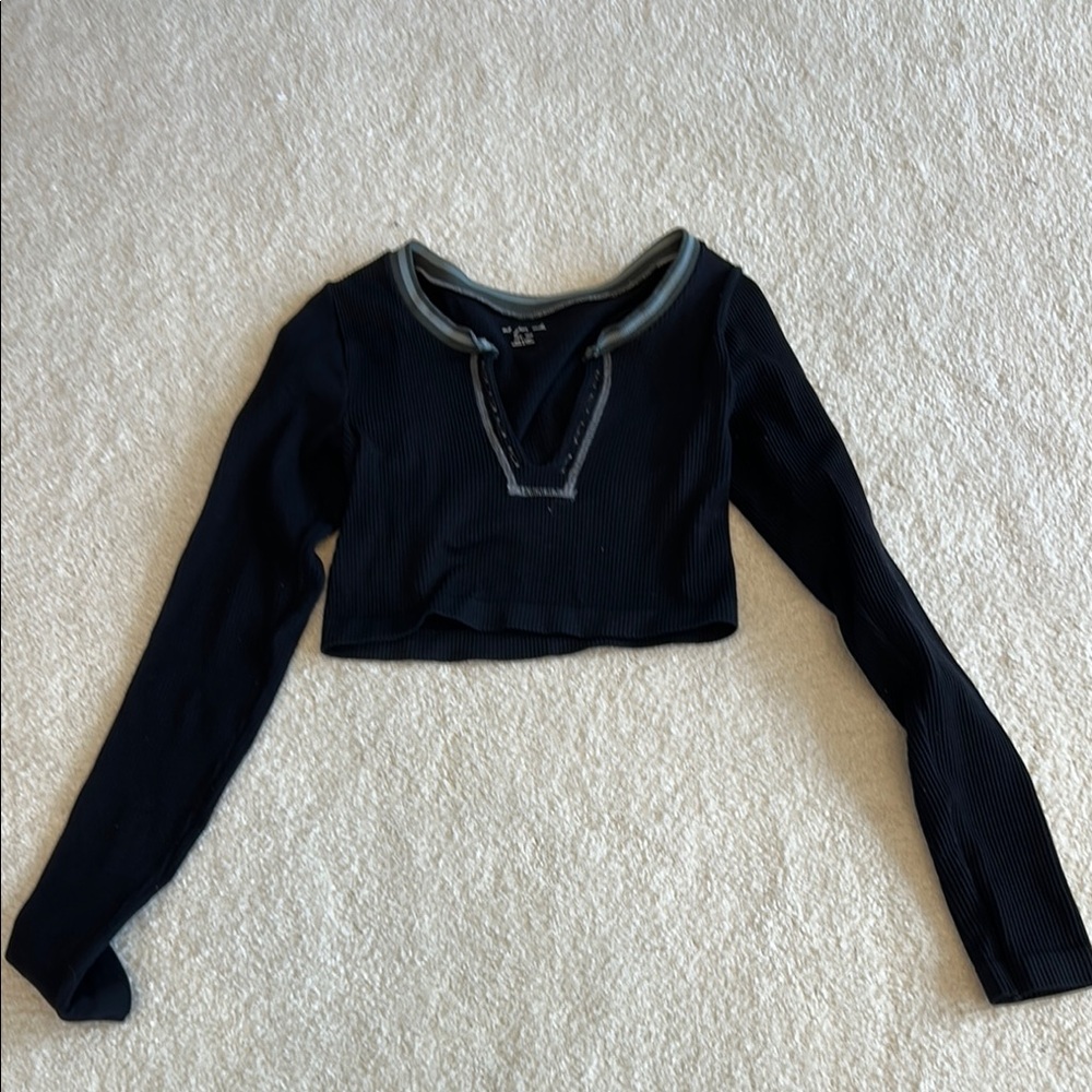 Urban Outfitters size XS/S  crop top long sleeves. Great condition.